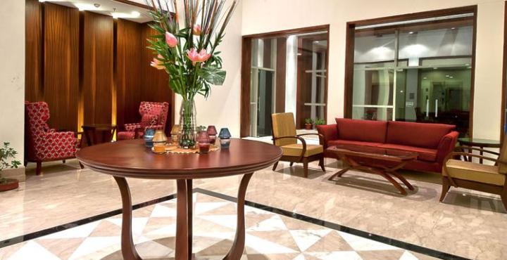 The Golden Plaza Hotel Panchkula Exterior foto
