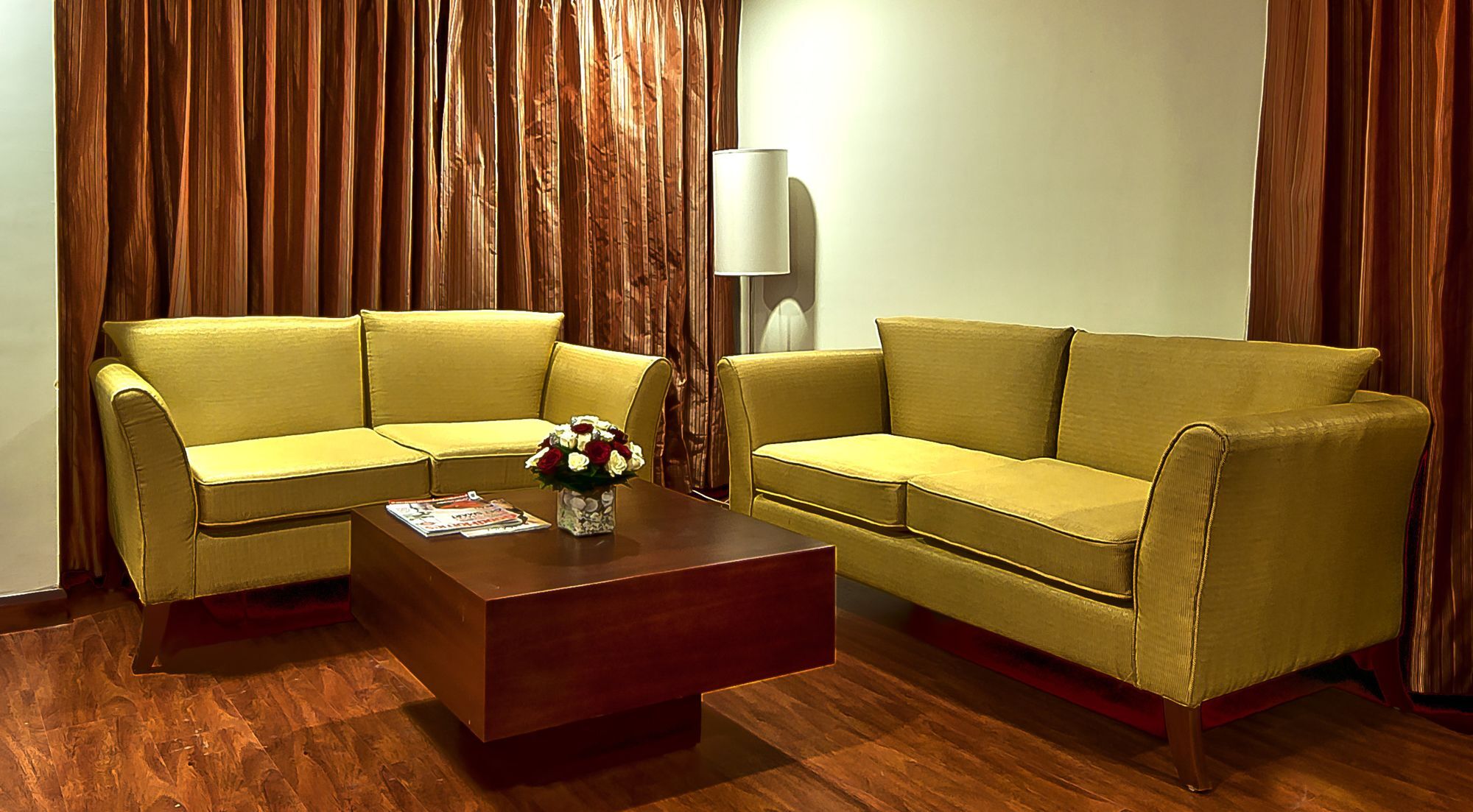 The Golden Plaza Hotel Panchkula Exterior foto